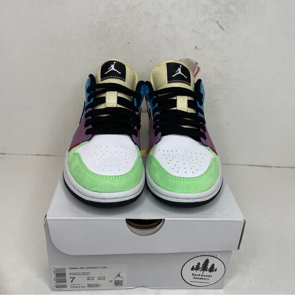 Nike Air Jordan 1 Retro Low WMNS SE “Lightbulb” 2022 - Picture 2 of 4